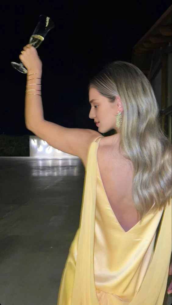 Vestidos de fiesta largos de gasa amarillos sin espalda, sexys, con escote en V y línea A